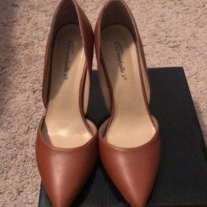 Breckelle’s Brown Heels!